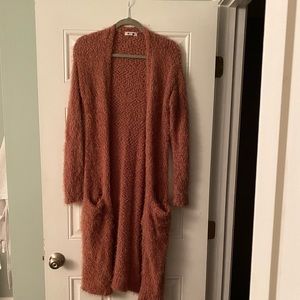 BB Dakota Size M Fuzzy Duster